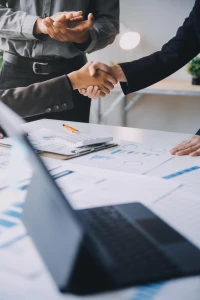 Czy żeby opublikować artykuły sponsorowane potrzebne są studia?